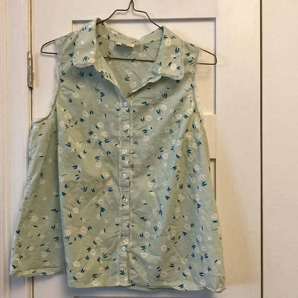 Cute ModCloth sleeveless blouse - Picture 1 of 5